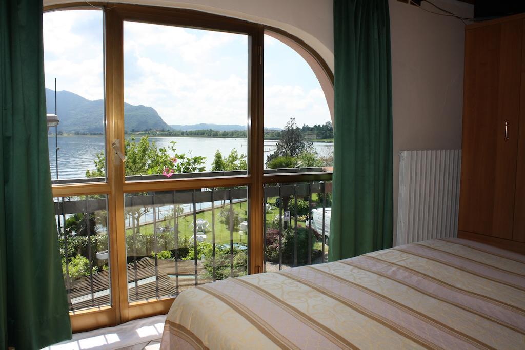 Albergo Ristorante Punta Dell'Est Clusane Extérieur photo